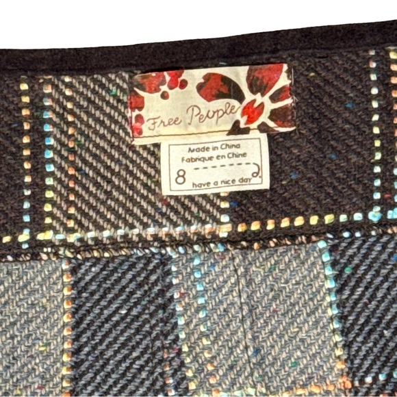 Vintage 90s Free People Wool Blend Wrap Mini Skirt with Buckle – Size 8 - Picture 7 of 9